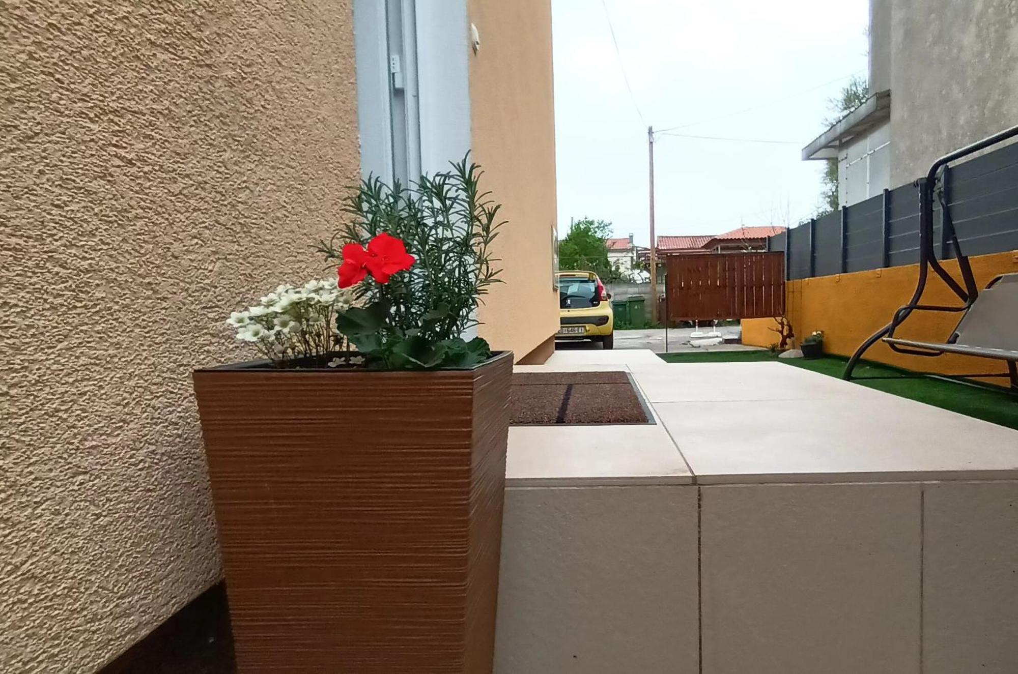 Apartman Sandra -Private Parking And Garden Zadar Eksteriør billede
